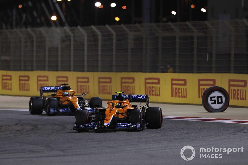 Lando Norris, McLaren MCL35M, Daniel Ricciardo, McLaren MCL35M