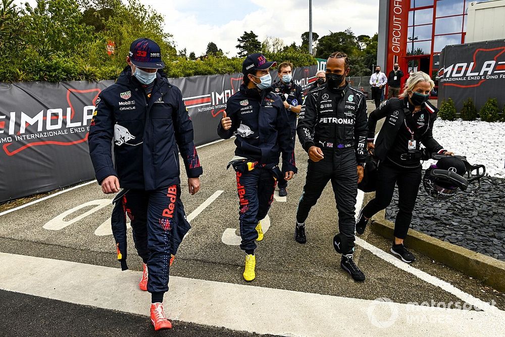 Max Verstappen, Red Bull Racing, Sergio Perez, Red Bull Racing, Pole Sitter Lewis Hamilton, Mercedes e Angela Cullen, fisioterapista di Lewis Hamilton 