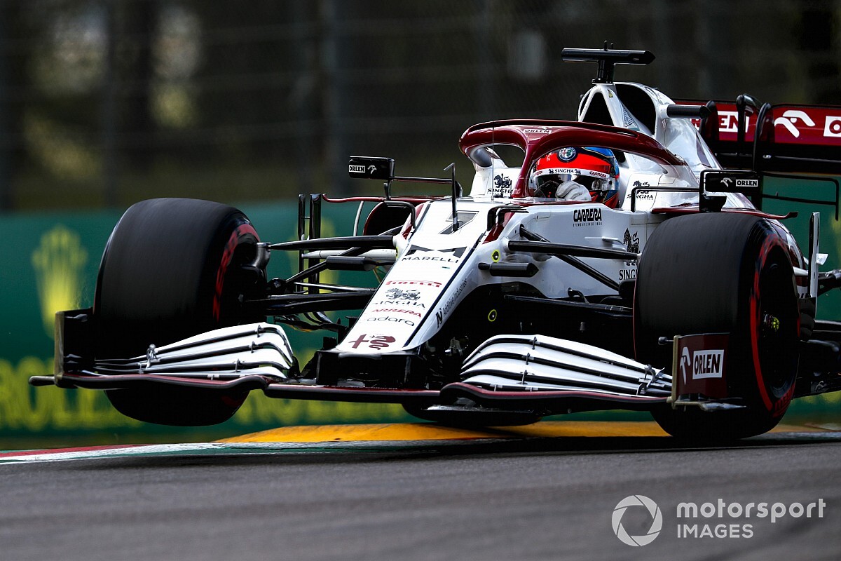 Kimit nem igazán hatotta meg, hogy Russell és Bottas összeütközött előtte (videó)
