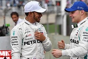 Bottas şaka yaptı: Hamilton beni öpmeye çalıştı!