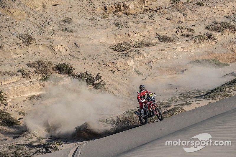 Benavides, primer sancionado por información adicional en el roadbook