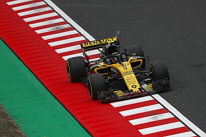 Sainz tras ser 13º: "En carrera toca pelear duro; hay que sacar ese extra"