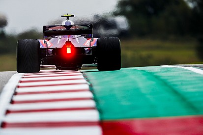 Stewards streng op track limits in bocht 19 in Austin