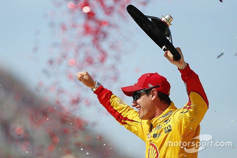 Race winner Joey Logano, Team Penske Ford