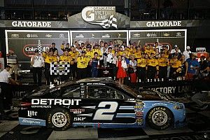 Keselowski sobrevive y vence en Daytona