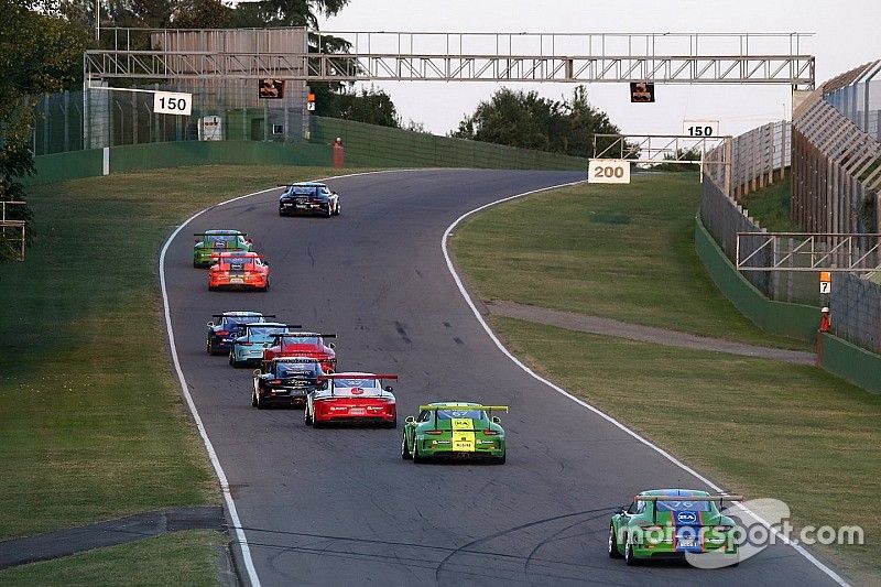A Imola si scaldano i motori per la terza gara della Carrera Cup Italia