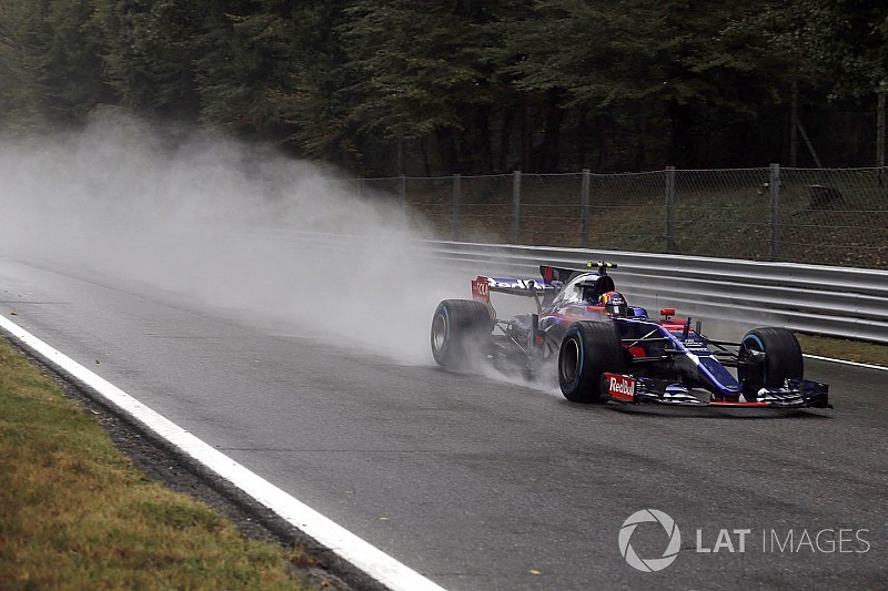 Sainz se diz confiante para corrida com pista seca