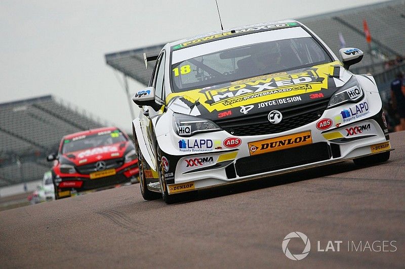 Proctor keeps Power Maxed Racing Vauxhall seat