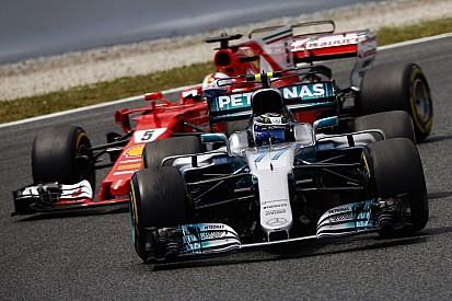 Bottas "block" cost me "an awful lot of time" - Vettel