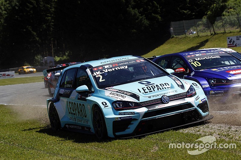 Боркович и Кольчиаго выиграли гонки TCR в Австрии