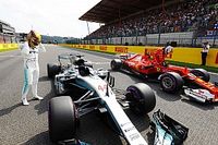 Hamilton: "Admiro a Schumacher desde que lo conoc&iacute;. Es surrealista empatarle"