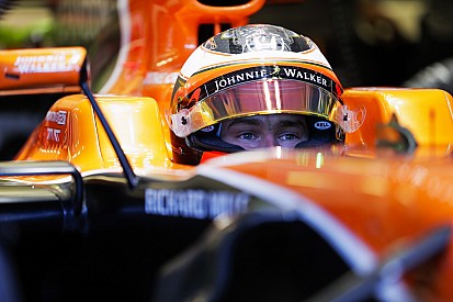 McLaren confirms Vandoorne for 2018 season