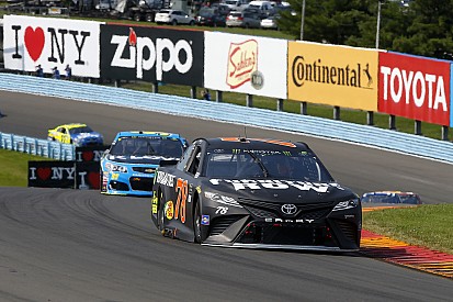 Martin Truex Jr gestisce alla grande il carburante e si impone al Glen