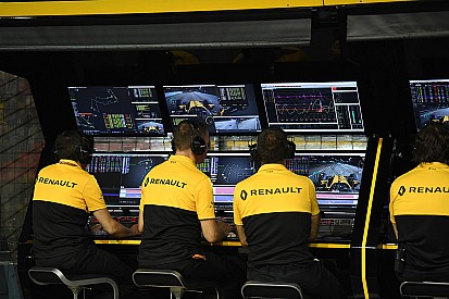 В Renault ответили на критику соперников за приглашение Будковски