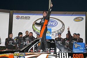 Christopher Bell sweeps all three stages in Atlanta Truck win