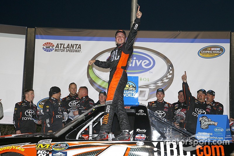 Christopher Bell sweeps all three stages in Atlanta Truck win
