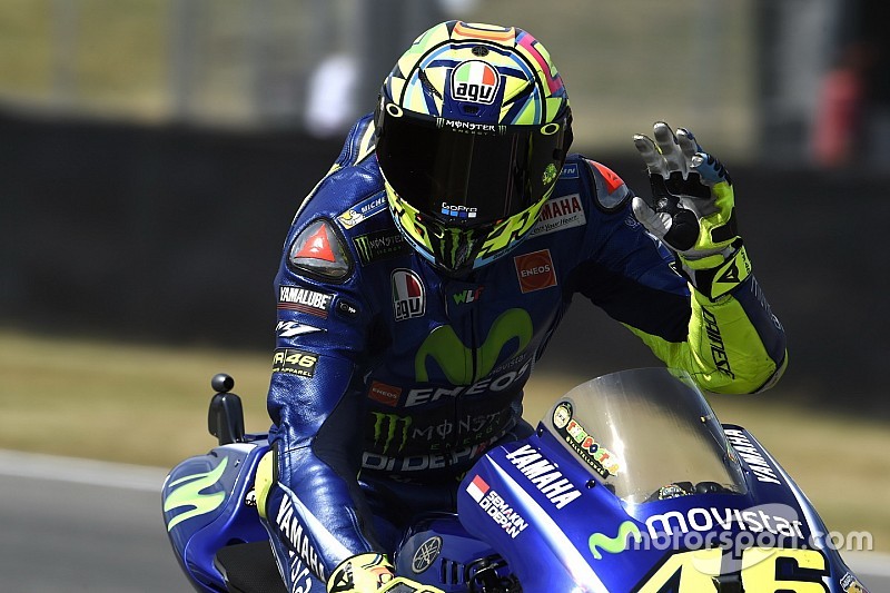 【MotoGP】モトクロスで負傷のロッシ、”予想外”の右腕痛にも苦しむ