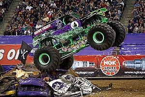 Grave Digger driver Dennis Anderson injured in crash