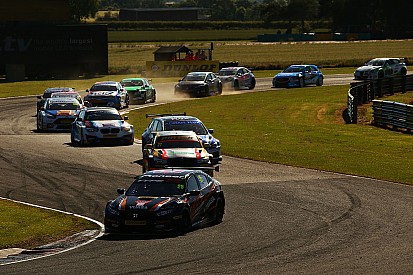BTCC 2022: Erste Tourenwagenserie setzt auf Hybridmotoren