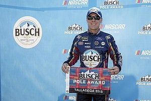 Kevin Harvick toma la pole en Talladega 