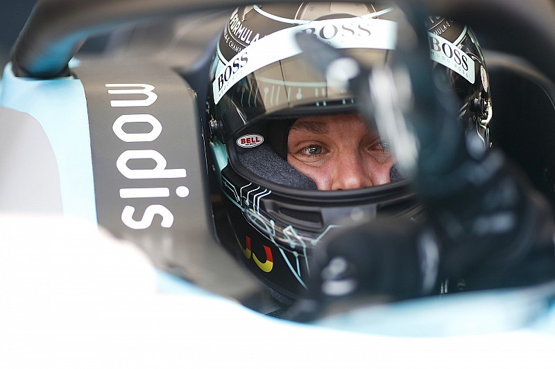 Rosberg megcsinálta, mégis Hamilton nyert