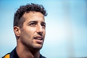 Red Bull займется контрактом Риккардо после решения вопроса о моторах