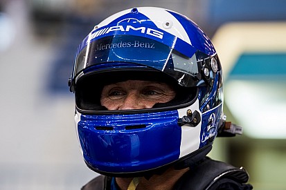 Red Bull, Coulthard ile Vietnam'da büyük bir gösteri sürüşü yaptı