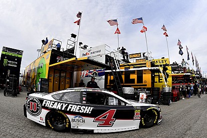 Kevin Harvick cruises to Stage 2 win at Dover