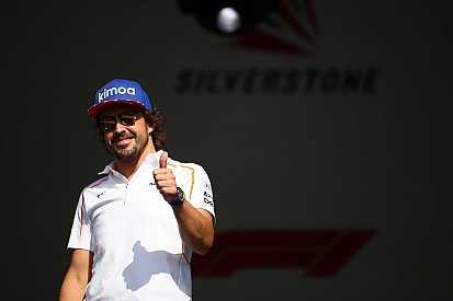 Alonso heeft na zeven weken weekend vrij: “Het was vermoeiend”