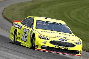 Ryan Blaney beffa Harvick e conquista la pole a Pocono