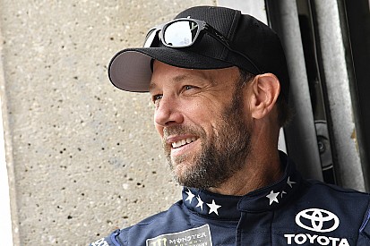 Matt Kenseth to replace Larson at Chip Ganassi Racing