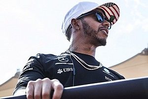 Hamilton: "Sarebbe un privilegio correre con Ricciardo in squadra"