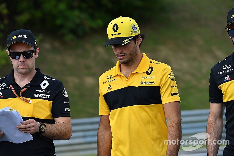 Sainz elmagyarázta, miért előzött a biztonsági autós fázis alatt