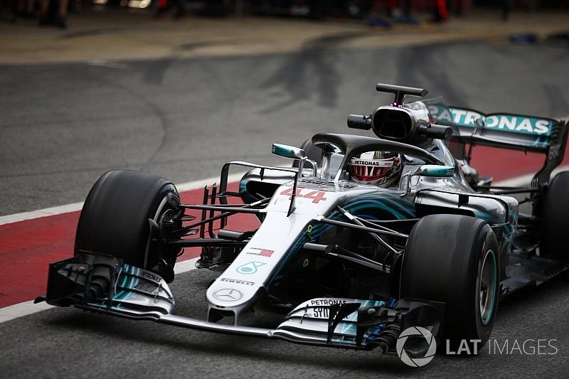 У Mercedes возникли на тестах сложности с мягкими шинами Pirelli