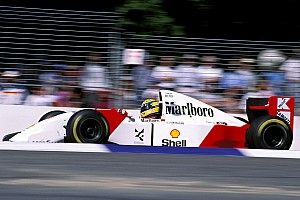 A McLaren legendás MP4-8-as festése egy 2022-es F1-es autón: páratlan