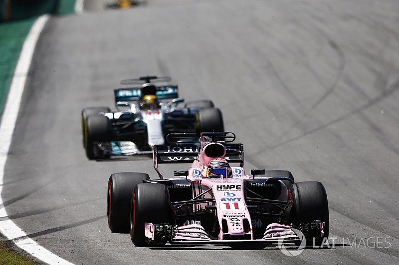 Sergio Perez, Sahara Force India F1 VJM10, Lewis Hamilton, Mercedes AMG F1 W08