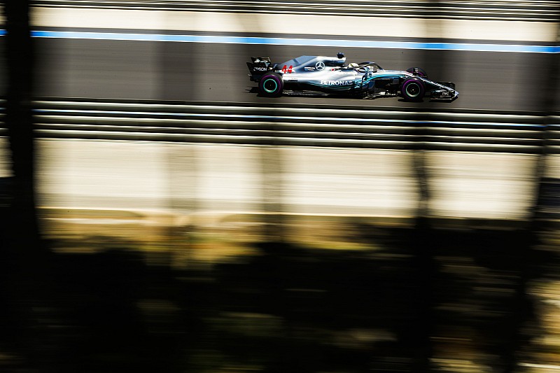 Hamilton asusta en Francia y Alonso se cuela en el top 10 del viernes