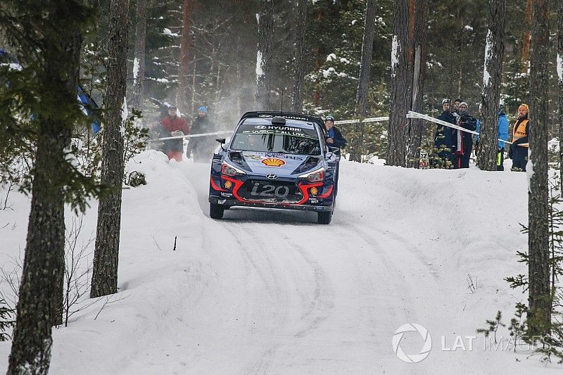 Sweden WRC: Neuville holds narrow lead over Breen