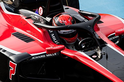 In beeld: Formule 2-coureurs maken kennis met halo tijdens test Magny-Cours