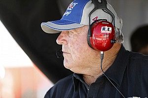 Para A.J. Foyt, "el simracing es una pérdida de tiempo
