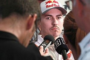 Lorenzo: “Si se encuentra bien con la Honda, Zarco puede ir muy rápido”