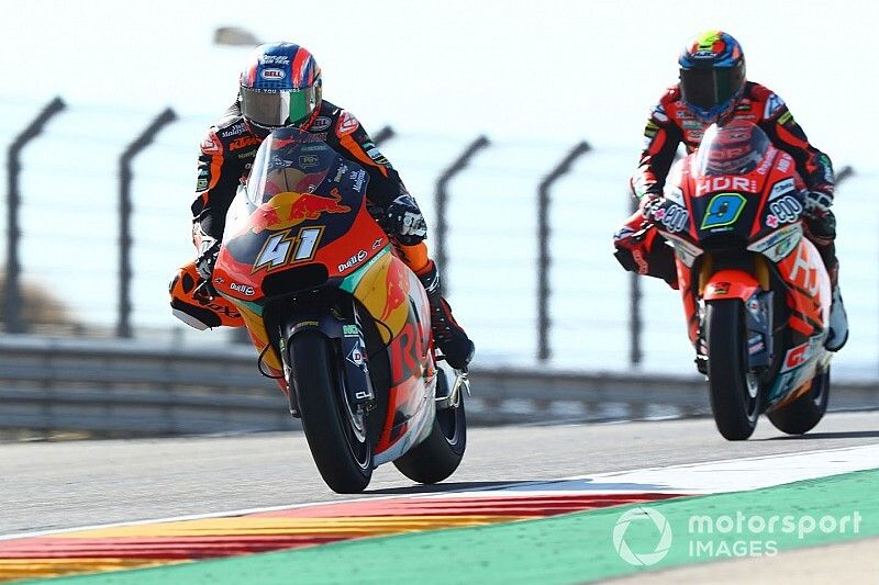 Binder resiste a Navarro y gana en Moto2