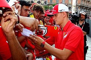 Hivatalos: Mick Schumacher marad az F2-ben, és új csapattársat kap