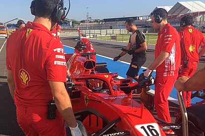 Leclerc probó con Ferrari en el test de Pirelli