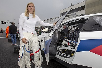 Visser over GT4-overwinning in Hongarije: “Moest er een keer van komen”