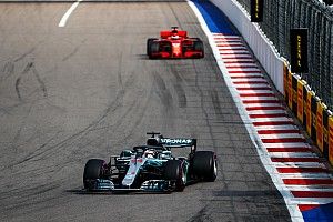 Vettel no quiso ser un "completo capullo" en la lucha con Hamilton
