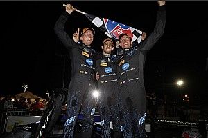 Petit Le Mans: Van der Zande leidt WTR naar zege