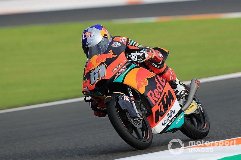 Moto3 Valencia: Debutant Oncu schrijft geschiedenis als jongste GP-winnaar ooit