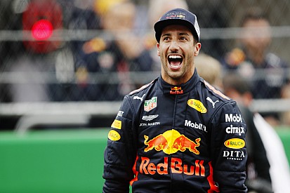 Ricciardo urla di gioia: "Non pensavo di essere in pole, sono esploso!"