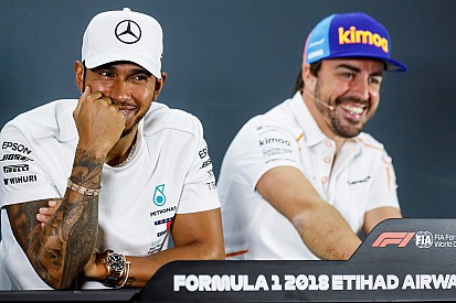 A nép Alonsót akarja Hamilton mellé Bottas helyett a Mercedesnél: ennyi?!